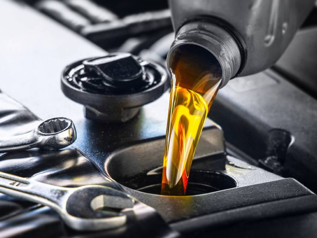 Troque o lubrificante do seu carro pelos originais gm nos serviços da chevrolet absoluta imirm